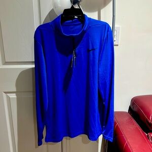 Nike sport breathable long sleeve shirt